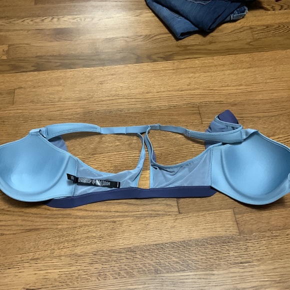 Victoria’s Secret Sports Bra - Picture 3 of 5